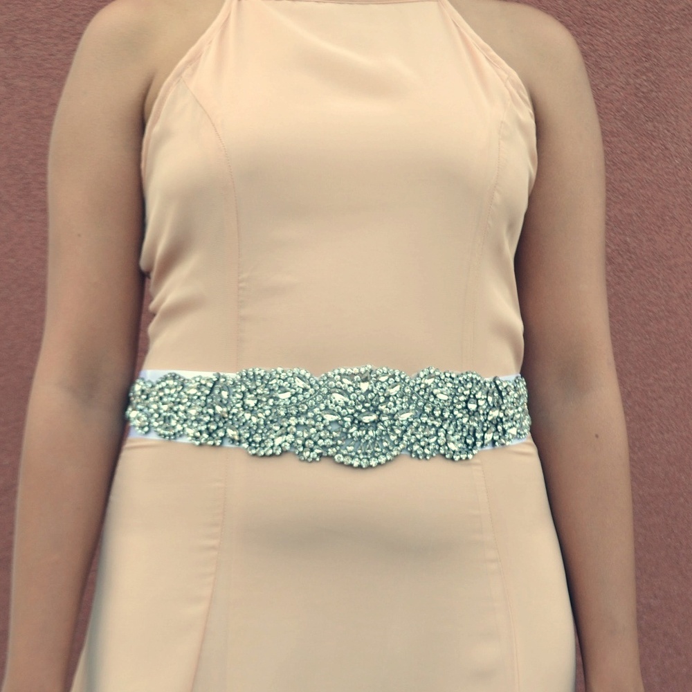 Bridal sash belt with sparkling crystal rhinestone